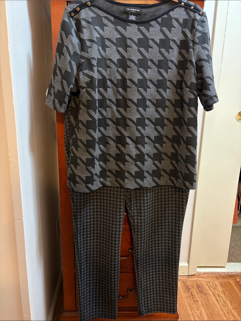 Liz Claiborne Gray Houndstooth Short-Sleeve Pajama Set